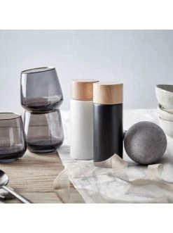 Bester Verkauf 🎁 Küche Butlers Gewürzmühle Höhe 15cm NORDIC KITCHEN In Schwarz Günstig Kaufen 🛒 -Butlers Geschaft butlers gewurzmuhle hohe 15cm nordic kitchen in schwarz 1