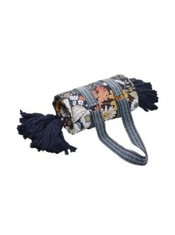 Angebote 🎉 Heimtextilien Butlers Picknickdecke L 175 X B 154cm BETWEEN FLOWERS In Dunkelblau Günstig Kaufen ✔️