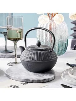 Billig 😀 Küche Butlers Teekanne 1,2l CEREMONY In Grau Günstig Kaufen 😍 -Butlers Geschaft butlers teekanne 1 2l ceremony in grau 1