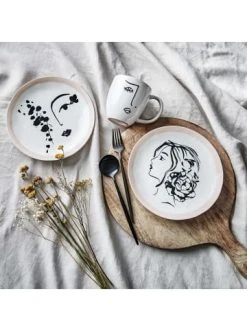 Bestpreis 👍 Küche Butlers Teller Gesicht Mit Rosa Rand Ø21cm LINE ART In Schwarz-Weiß Günstig Kaufen 👏 11 Bestpreis 👍 Küche Butlers Teller Gesicht Mit Rosa Rand Ø21cm LINE ART In Schwarz-Weiß Günstig Kaufen 👏 -Butlers Geschaft butlers teller gesicht mit rosa rand o21cm line art in schwarz weiss 3